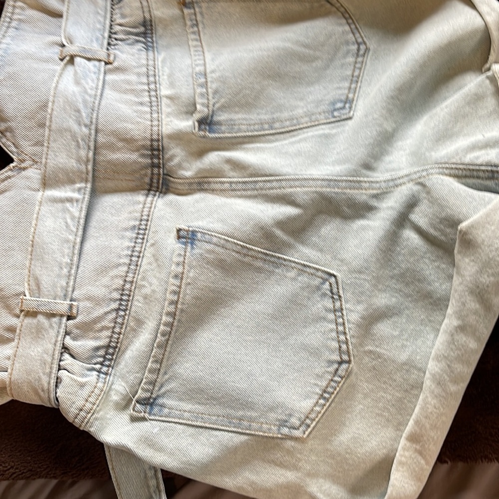 High Waisted - Picture 2 of 3